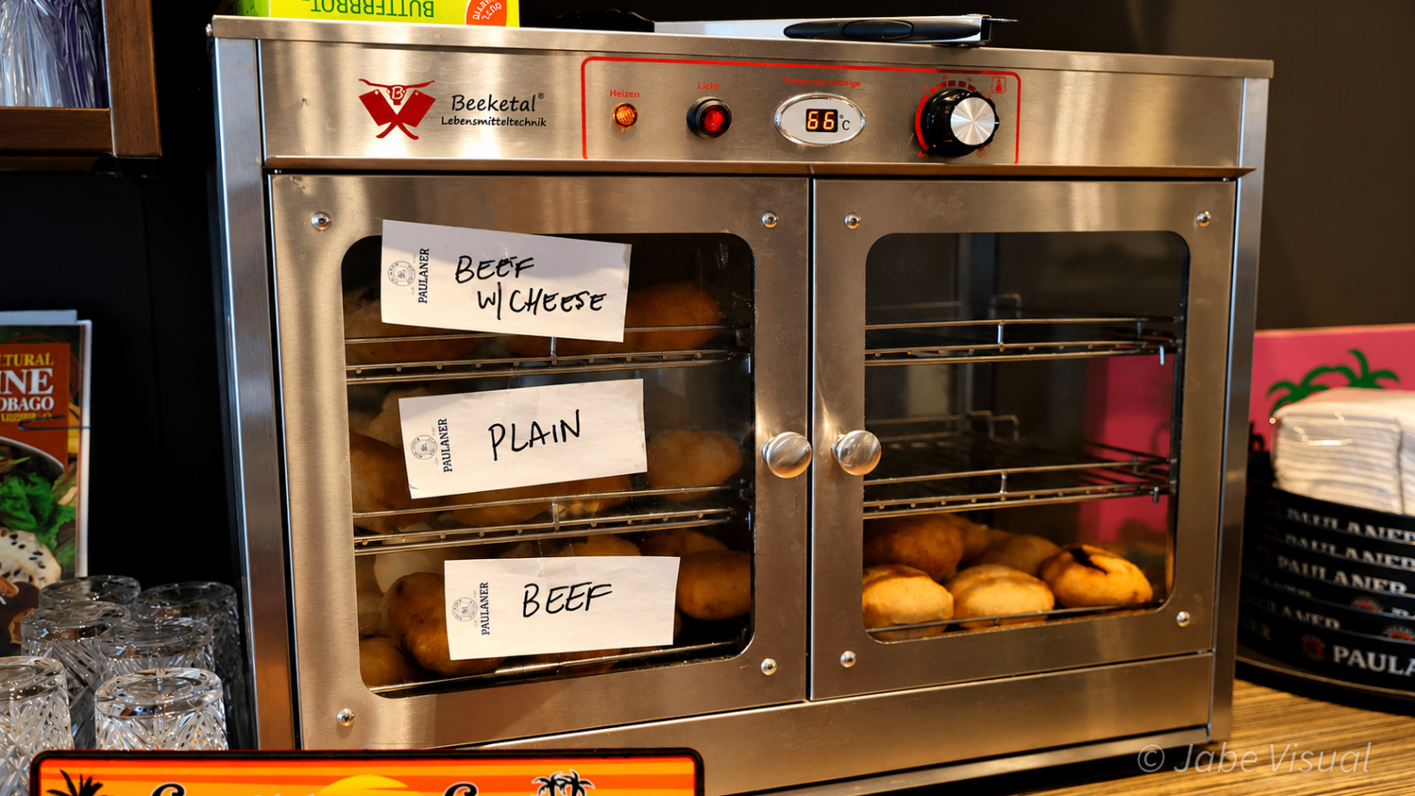 Warmer with Jamaican patties — beef, beef with cheese and plain